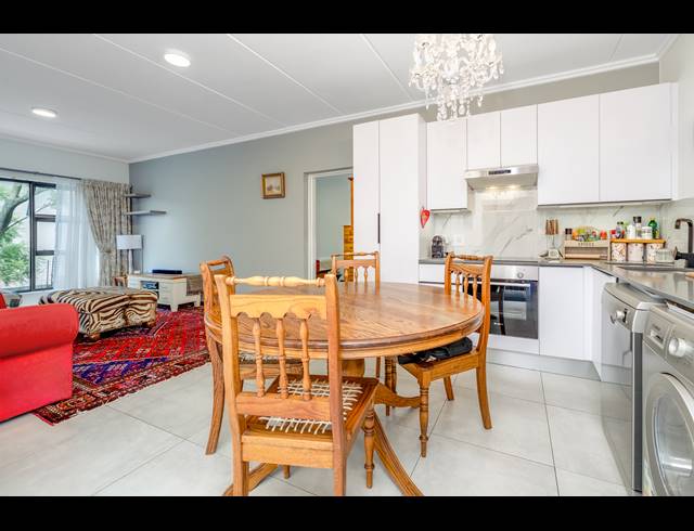 2 BEDROOM APARTMENT FOR SALE IN BRYANSTON
